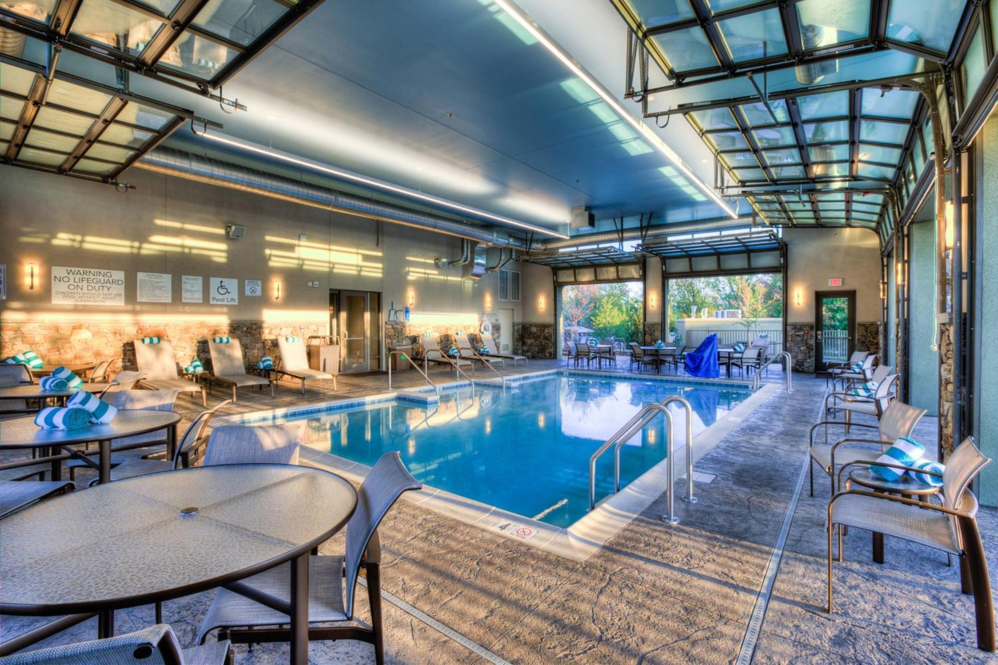 Courtyard By Marriott Pigeon Forge Hotel Exterior photo