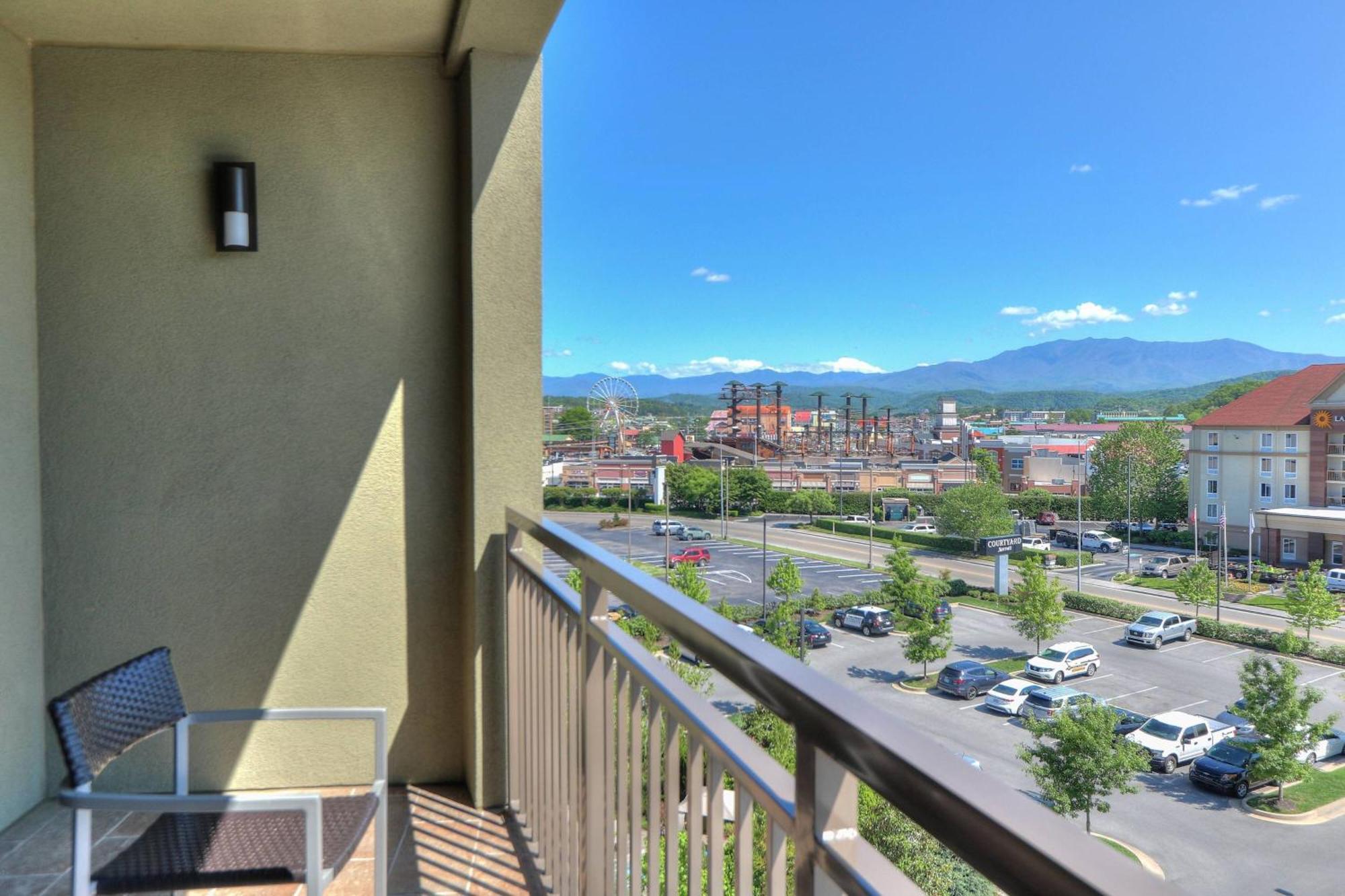 Courtyard By Marriott Pigeon Forge Hotel Exterior photo